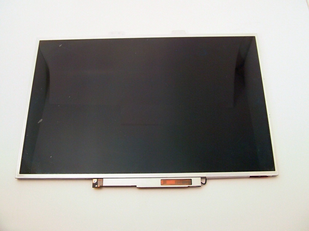Picture of 15.4" WXGA+ LCD Screen - CCFL Backlight - Resolution: 1440X900 - Glossy Surface - Standard 30-Pin Top-Right Connector