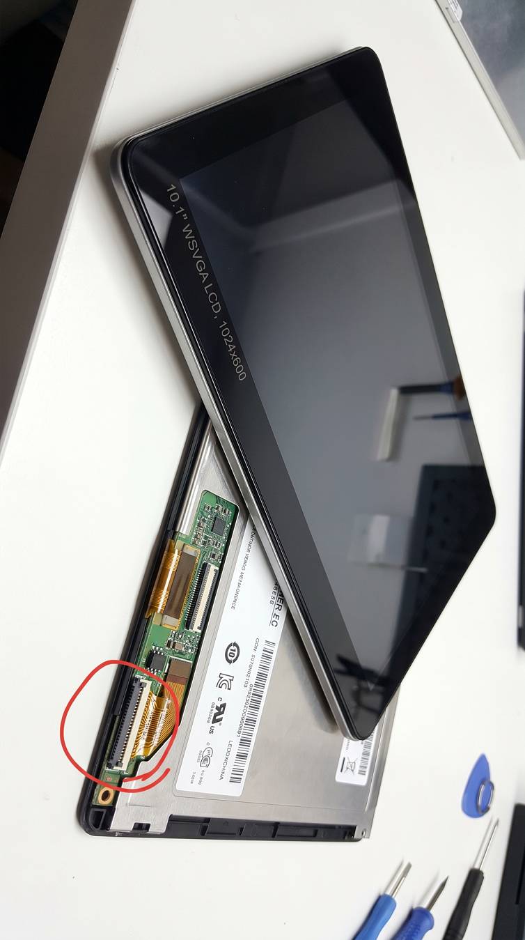 10.1" WSVGA LCD Screen - LED Backlight - Resolution: 1024X600 - Glossy Surface - 40-Pin Bottom-right connector - Slim profile